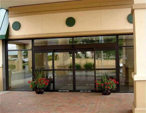 Fern Valley Hotel And Conference Center Louisville Exteriör bild